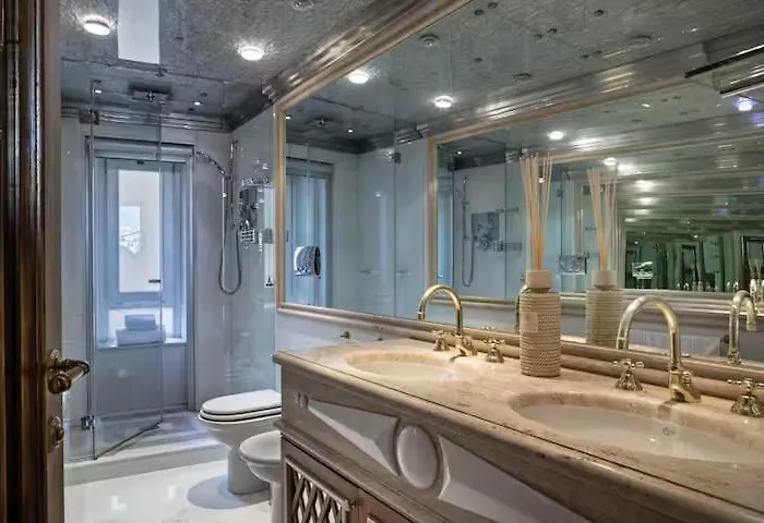 2 Bedroom Luxury Piazza Venezia Rzym