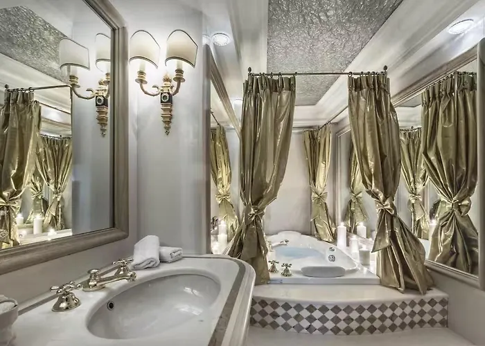 2 Bedroom Luxury Piazza Venezia Rzym